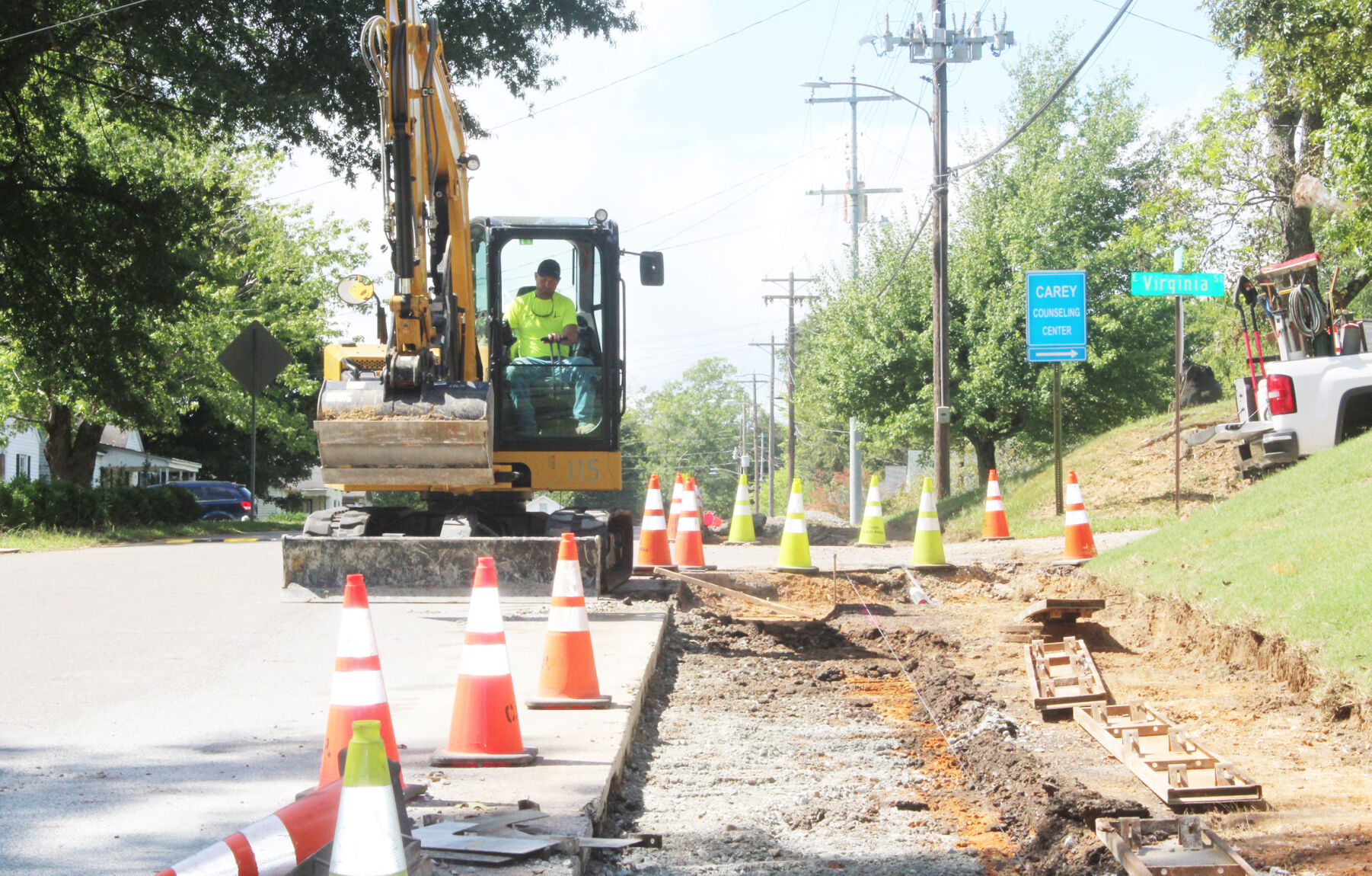 City adding sidewalk, curbing to Dale Street